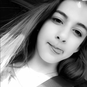 Meet your Posher, Chloe